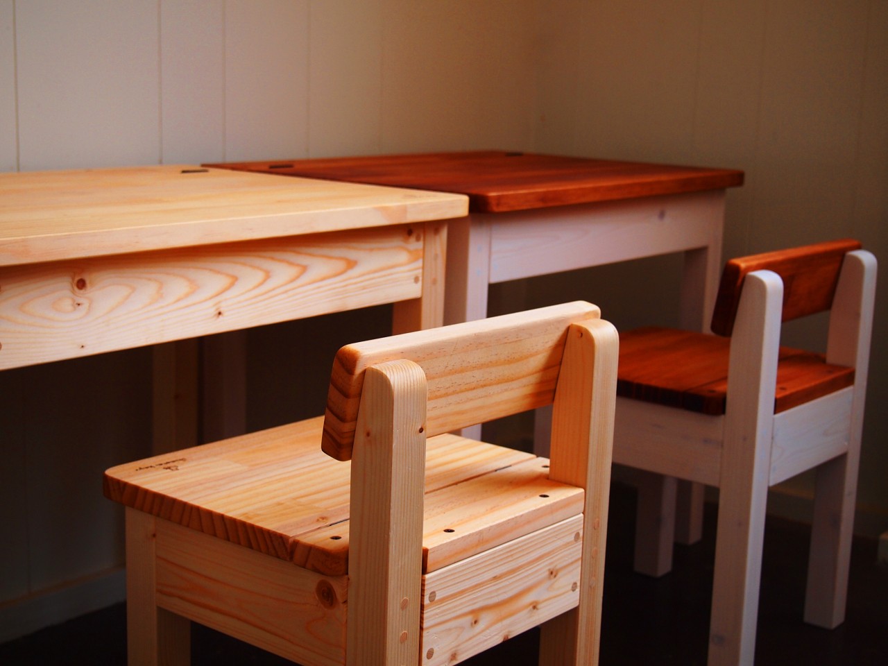 child-desk&chair